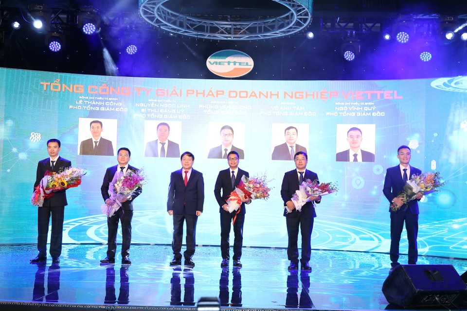 Viettel ra mắt Tổng công ty Giải pháp Doanh nghiệp Viettel - 1 Viettel ra mắt Tổng công ty Giải pháp Doanh nghiệp Viettel - 1