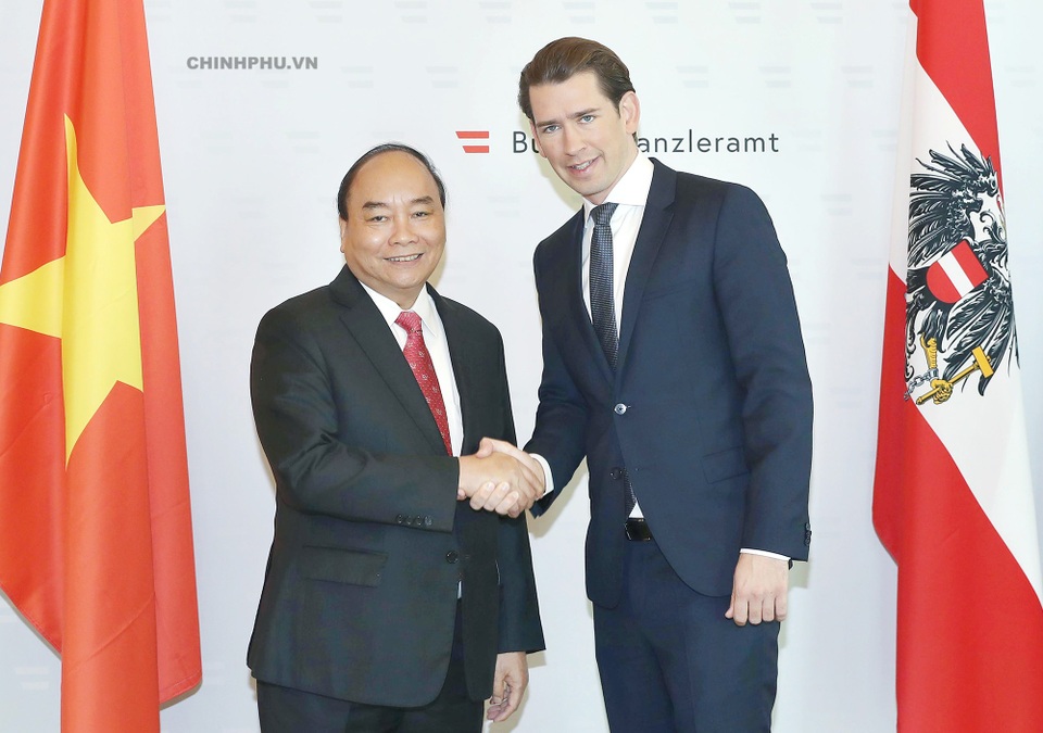 Việt Nam là đối tác thương mại lớn nhất của Áo tại Đông Nam Á - 1 Thủ tướng Nguyễn Xuân Phúc và Thủ tướng Áo Sebastian Kurz ( Ảnh: VGP)