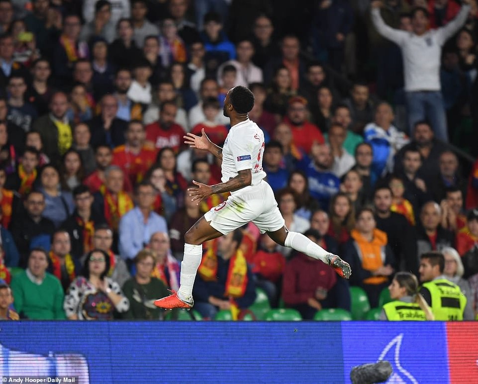 Tây Ban Nha 2-3 Anh: Cú đúp của Sterling - 6 Tây Ban Nha 2-3 Anh: Cú đúp của Sterling - 6