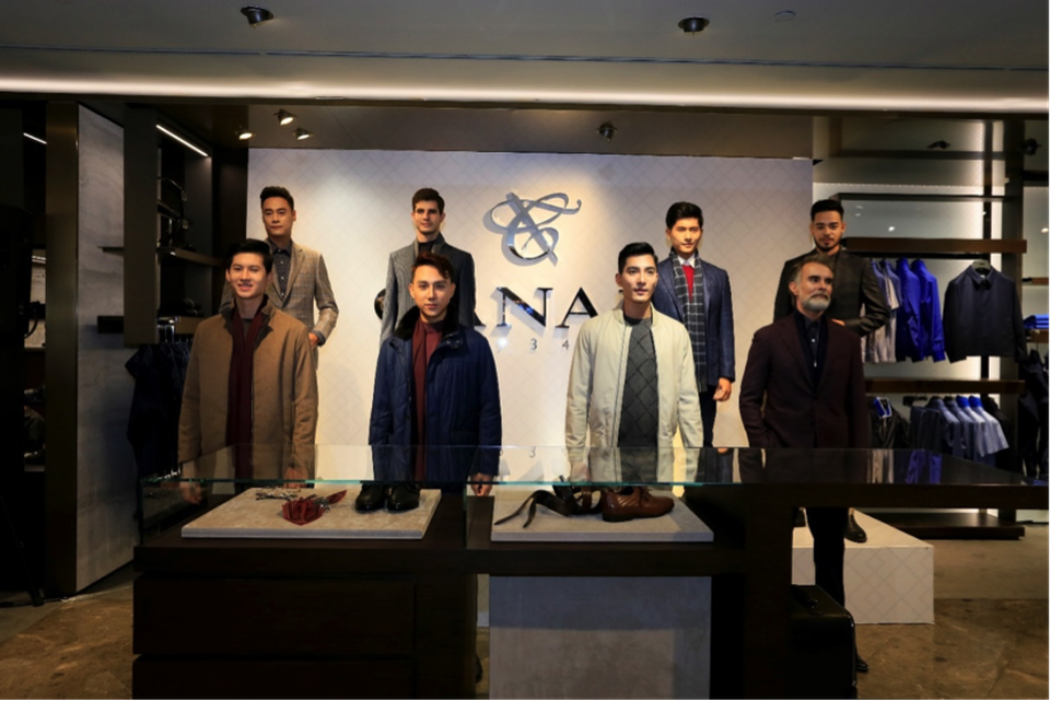 Lễ khai trương Canali tại Hà Nội với sự góp mặt của nhiều quý ông và doanh nhân thành đạt - 4 Lễ khai trương Canali tại Hà Nội với sự góp mặt của nhiều quý ông và doanh nhân thành đạt - 4