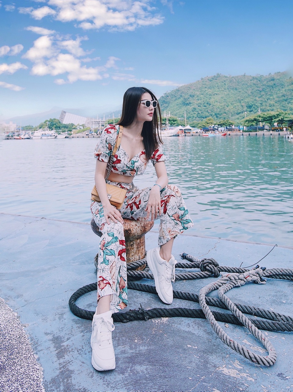 Tuy nhiên, vì nhận lời tham gia các dự án điện ảnh nên cô phải toàn tâm toàn sức tập luyện cho các vai diễn. Sau dự án Trinh thám K, tôi quyết định tự thưởng cho mình một chuyến du lịch cùng bạn bè, để thư giãn và tìm cảm hứng mới”, cô nói.