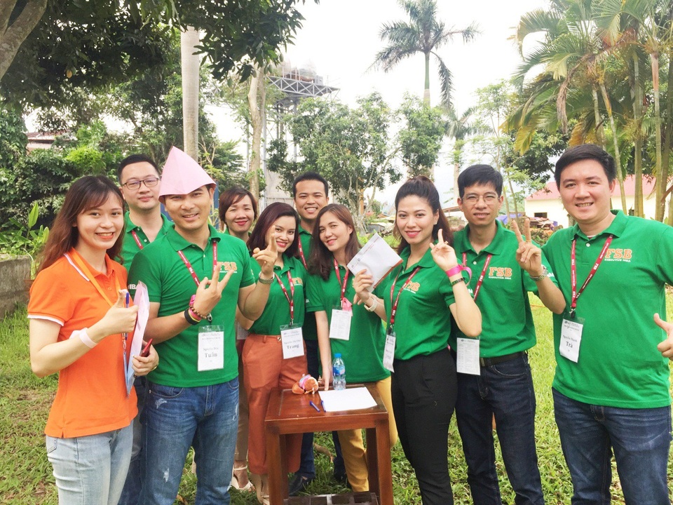 Các mô hình MBA nổi bật dành cho nhà quản lý tại Việt Nam - 1
BTV Ngọc Trinh (VTV24) cùng các học viên khác của chương trình MBA - Viện Quản trị và Công nghệ (FSB) trong một buổi học dã ngoại.