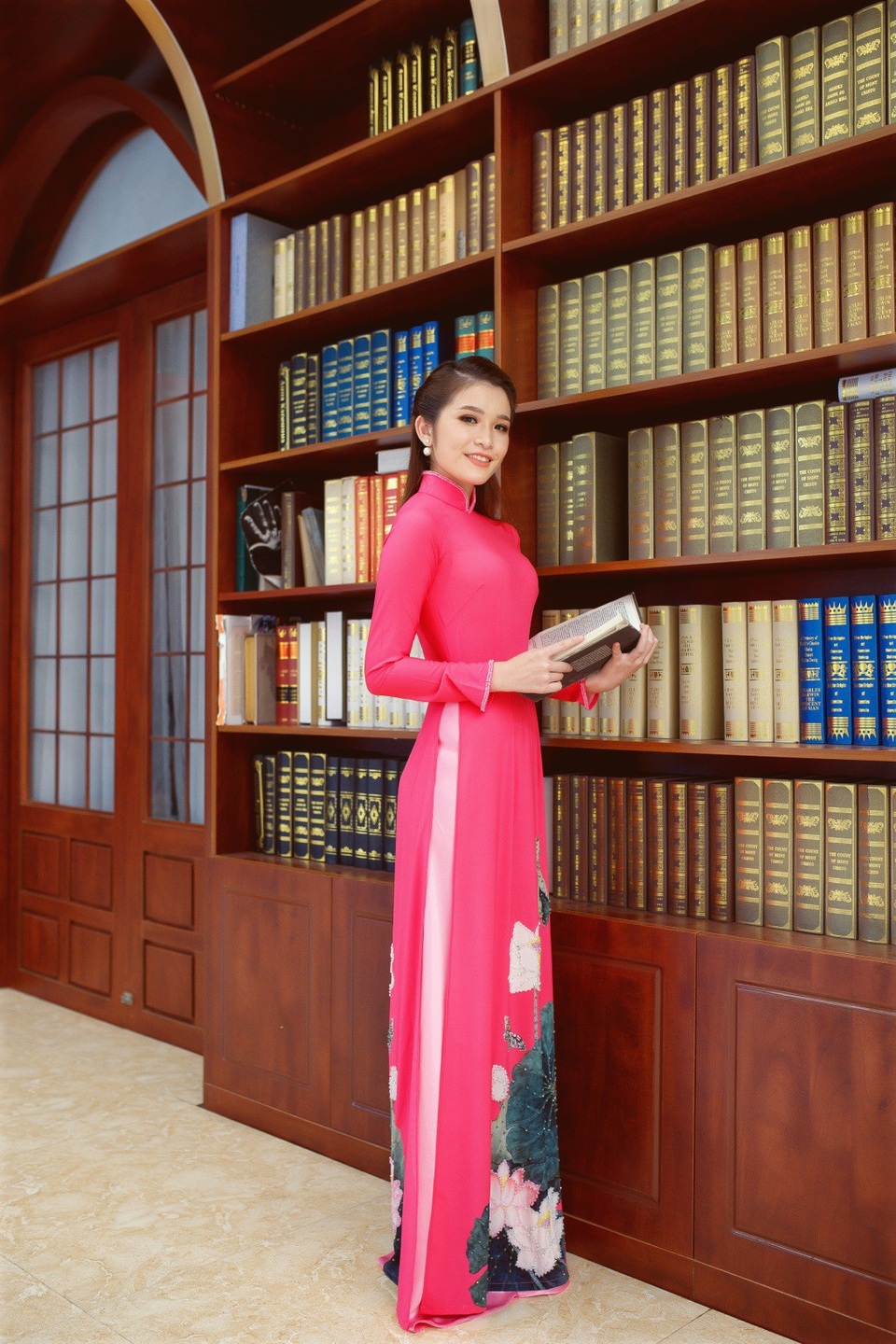 Tân Á hậu Châu Ngọc Thảo Uyên xinh đẹp, sở hữu thành tích học tập đáng nể - 4
Xuyên suốt hành trình dự thi Hoa hậu Người Việt Thế giới tại Canada, hoa hậu Thảo Uyên cũng được yêu mến bởi sự nhiệt huyết, nét tính cách trong sáng, thân thiện và gu thẩm mỹ cao.