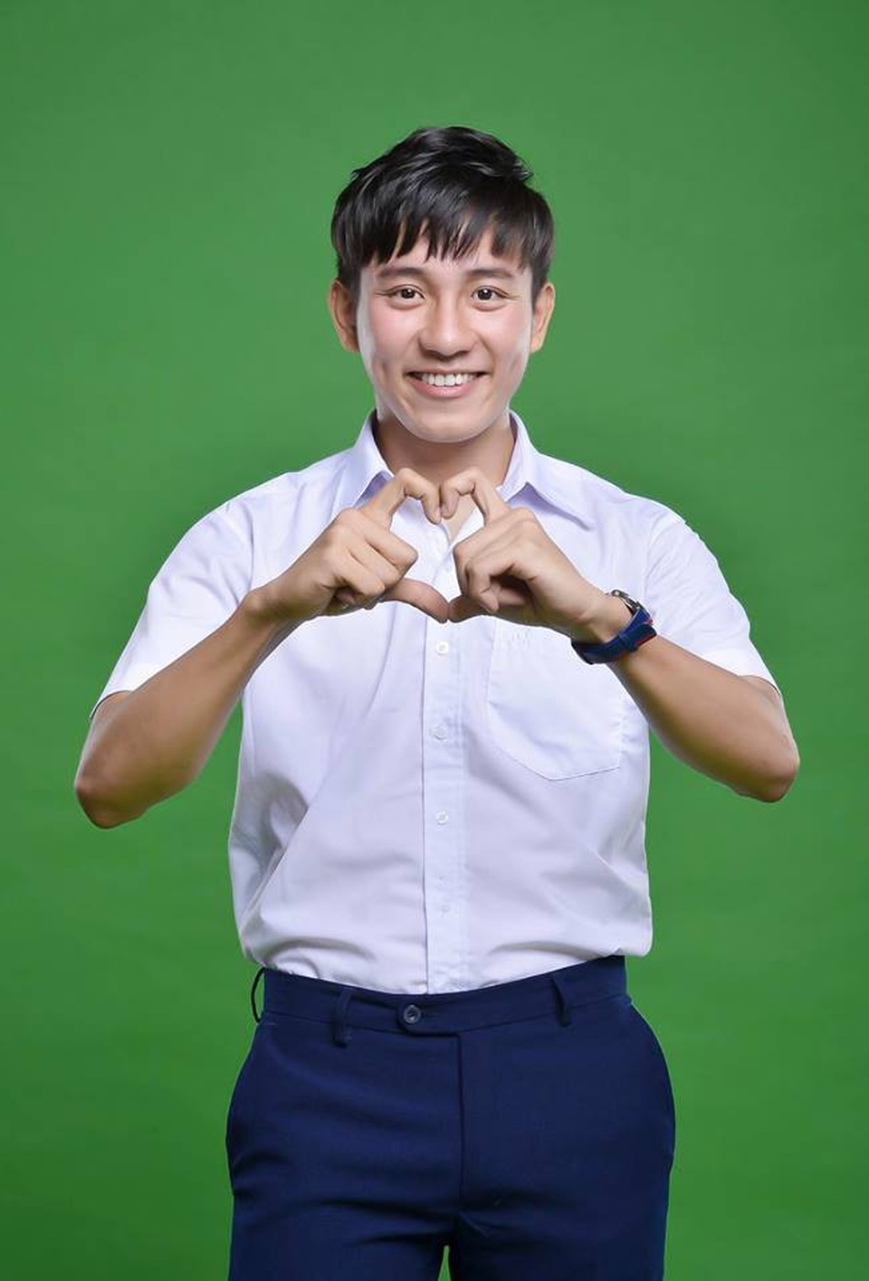 Trương Văn Chung đảm nhiệm vai chính của bộ phim sitcom - 3 Trương Văn Chung trong vai chàng lớp trưởng Giang già