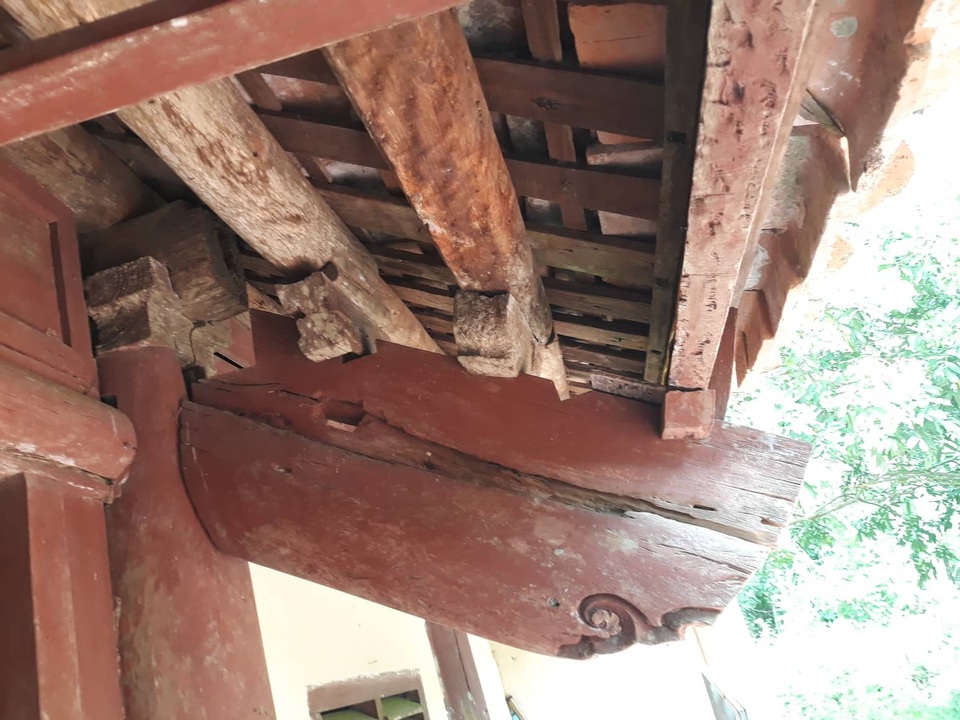 Thanh Hóa: Di tích đền cổ hơn 400 năm có nguy cơ thành phế tích - 8 kèo cột có dấu hiệu xuống cấp, mối, mọt.