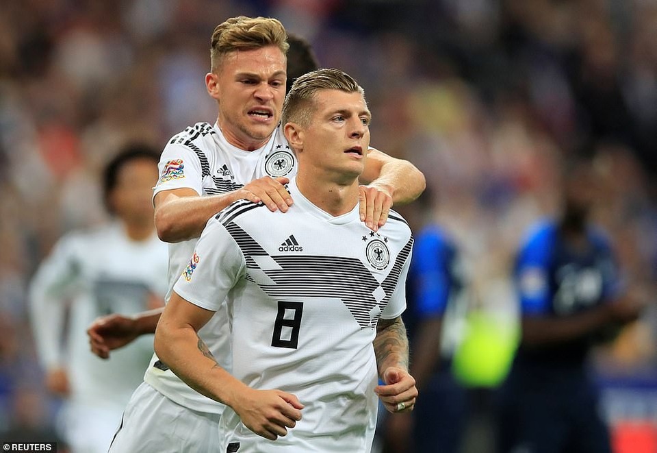 Cú đúp của Griezmann giúp Pháp ngược dòng hạ gục Đức - 2
Kroos ăn mừng sau khi mở tỉ số ở trận đấu giữa Pháp và Đức