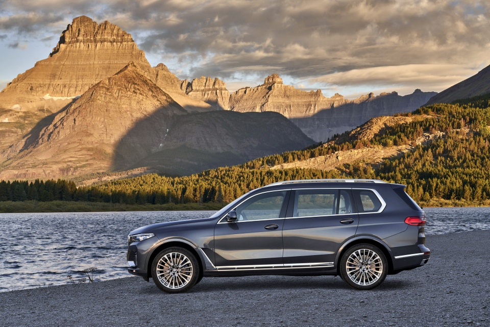 BMW X7 đã sẵn sàng cho cuộc chiến với Mercedes-Benz GLS - 19 BMW X7 đã sẵn sàng cho cuộc chiến với Mercedes-Benz GLS - 19