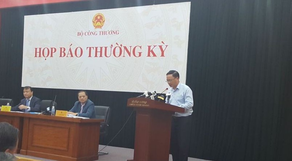 Cách tính giá điện mới từ 26/10: Người đi thuê nhà sẽ không lo bị “chặt chém” - 1 Ông Nguyễn Anh Tuấn – Cục trưởng Cục điều tiết điện lực trả lời tại buổi họp báo.