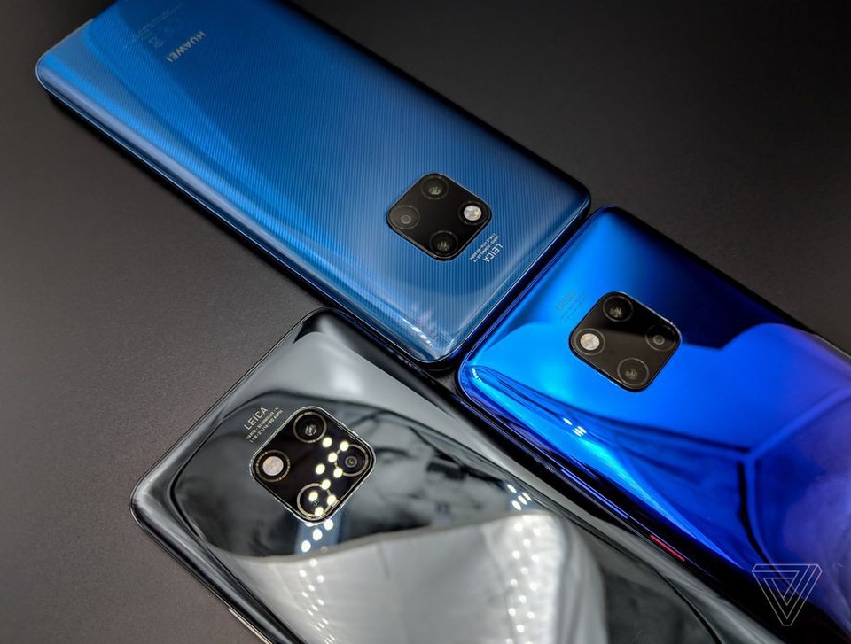 Huawei trình làng Mate 20 và 20 Pro - Màn hình cong, cấu hình “khủng” , 4 camera - 5 Cảm biến vân tay được tích hợp vào màn hình nền mặt sau Mate 20 Pro không còn cảm biến vân tay
