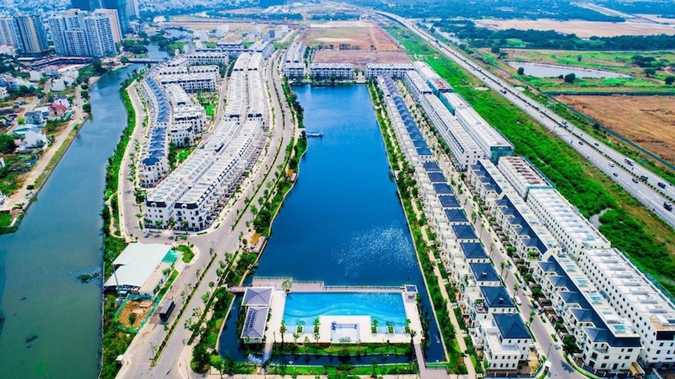 Quý IV 2018, hàng loạt công trình căn hộ sáng đèn - 2 Khu đô thị Lakeview City (Q.2) nổi bật với hồ cảnh quan rộng 3,6ha