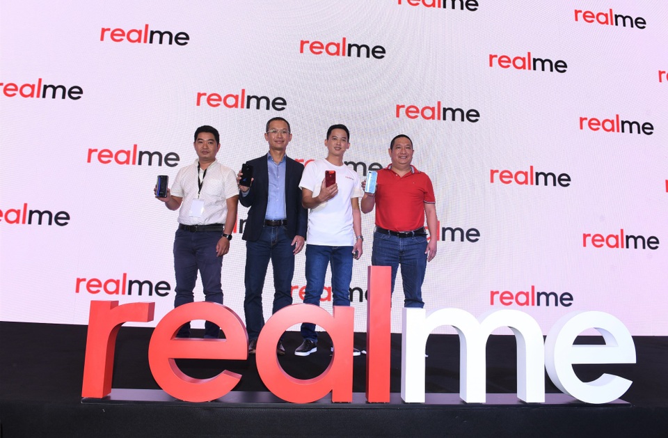 Đặt trước Realme 2 Series tại Thế Giới Di Động nhận ngay tai nghe sành điệu - 1