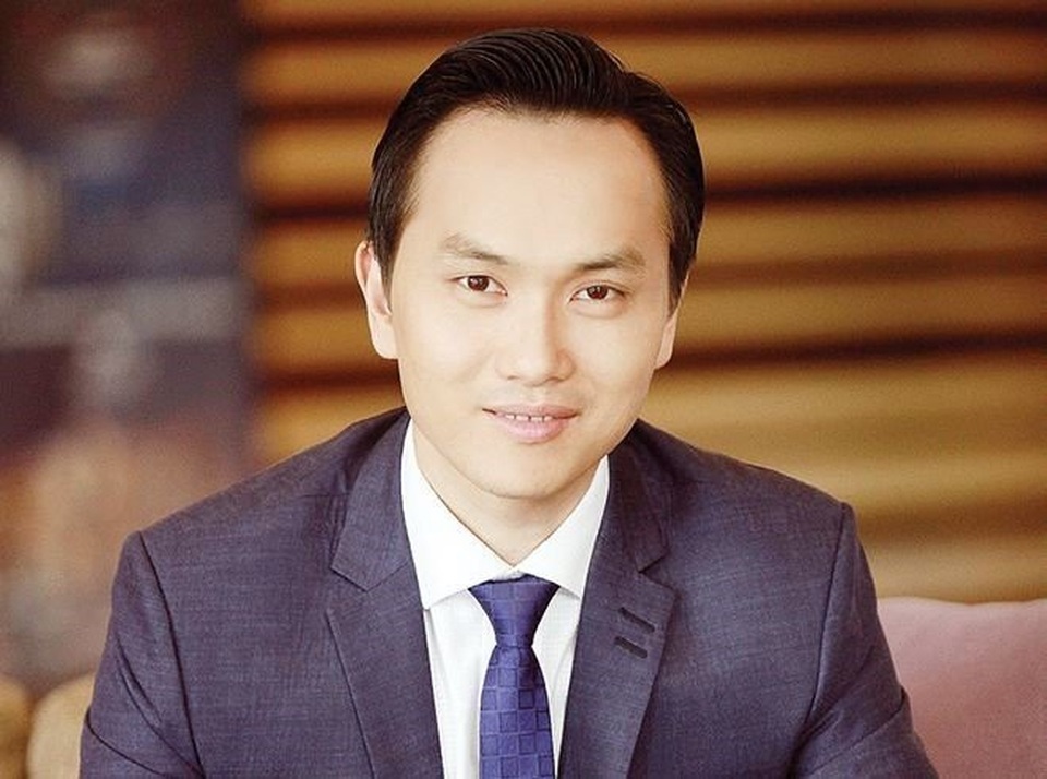 Đại gia mua và cho Mr .Đàm ký tên lên tranh quý gây bức xúc dư luận là ai? - 3
Doanh nhân Nguyễn Mạnh Hà