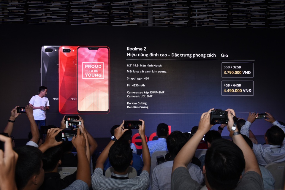 Đặt trước Realme 2 Series tại Thế Giới Di Động nhận ngay tai nghe sành điệu - 2