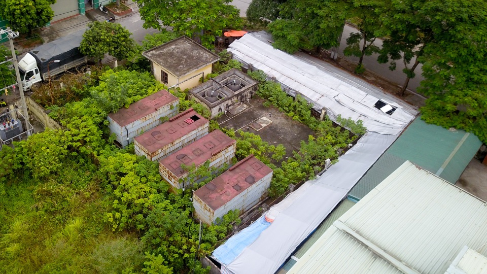 Hà Nội: Khu xử lý nước thải tiền tỷ bỏ hoang 10 năm - 1
Trong khi tình trạng ô nhiễm môi trường ở các cụm công nghiệp làng nghề sản xuất đang ở mức báo động, trạm xử lý nước thải tại cụm sản xuất tập chung làng nghề xã Tân Triều (Thanh Trì, Hà Nội) lại bị bỏ không trong một thời gian dài.