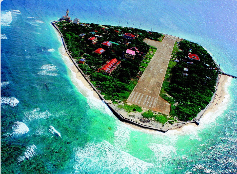 Thổn thức ngắm Trường Sa đẹp mê hồn trong lịch Xuân - 7 Sân bay Trường Sa