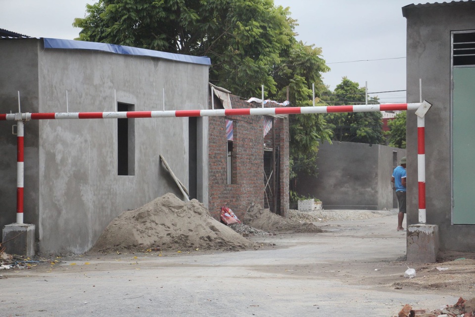 “Điểm nóng” lấn chiếm đất quốc phòng: Tòa án quân sự sắp xét xử 5 bị cáo - 2 Đất đai được mua đi bán lại qua nhiều người và kéo dài trong nhiều năm