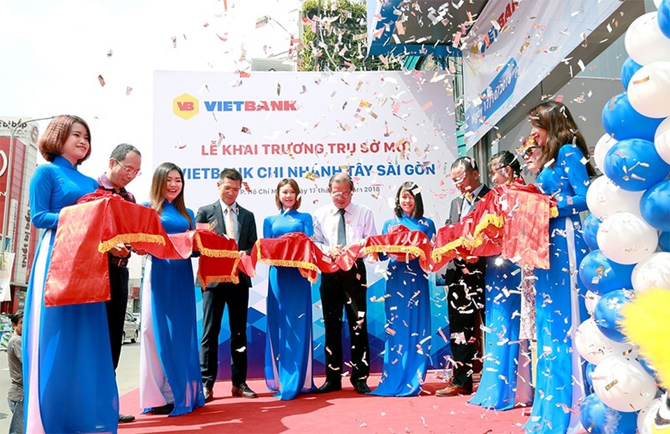 Vietbank liên tiếp khai trương hoạt động các trụ sở mới - 3 Vietbank liên tiếp khai trương hoạt động các trụ sở mới - 3