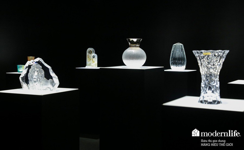 
Pha lê nổi bật trong khu vực Ánh sáng chiếu điểm.
