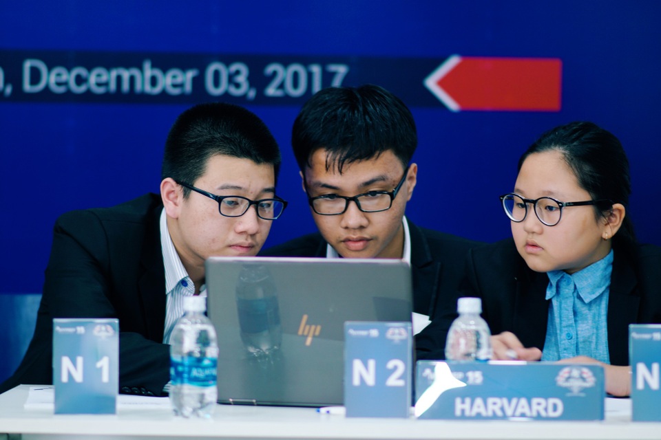 200 suất học bổng dành cho các học sinh xuất sắc - 1 200 suất học bổng dành cho các học sinh xuất sắc - 1