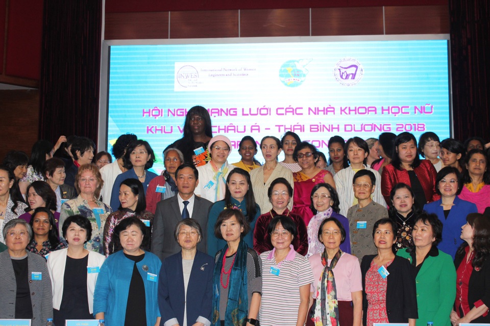 Tỷ lệ nhà khoa học nữ ngày càng tăng - 1
Khoảng 200 đại biểu gồm các nhà khoa học nữ trong khu vực Châu Á – Thái Bình Dương, đại diện Liên Hợp quốc, tổ chức quốc tế tham dự Hội nghị APNN.