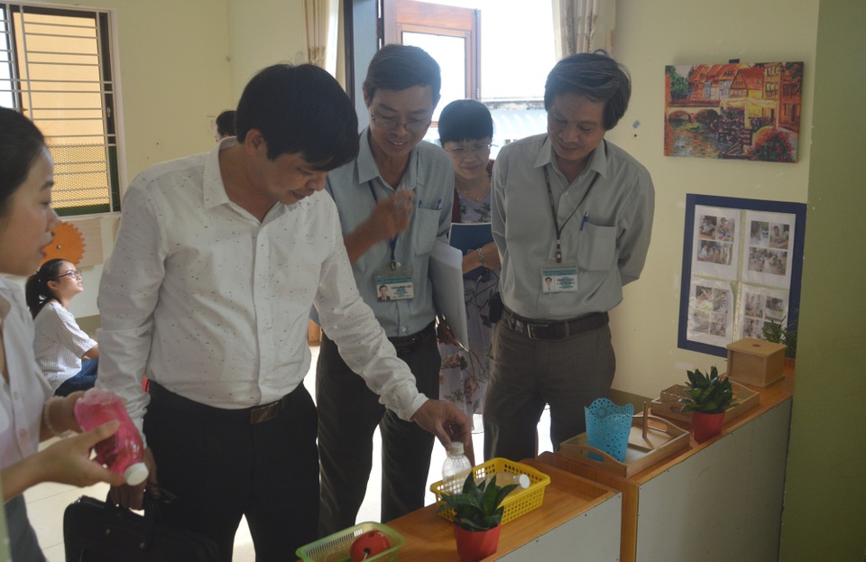 Đà Nẵng bước vào cao điểm dịch tay chân miệng - 1 Đoàn công tác của Bộ Y tế kiểm tra thực tế phòng chống dịch bệnh tay chân miệng ở Đà Nẵng