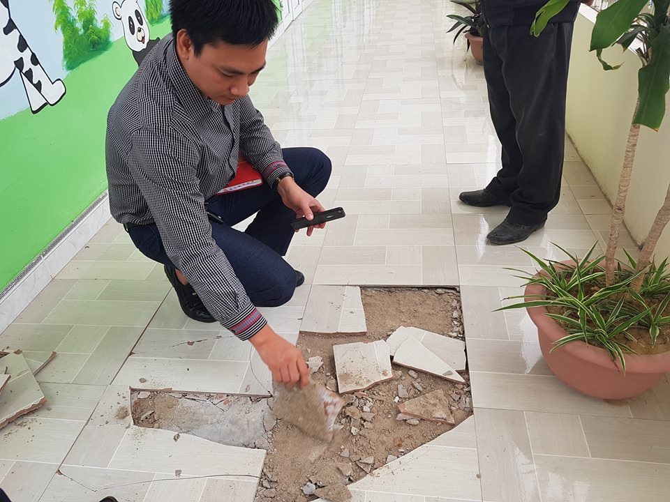 Trường mầm non hơn 30 tỷ đồng vừa sử dụng đã hư hỏng - 8 Trường học được đầu tư hơn 30 tỷ đồng vừa đưa vào sử dụng đã bị hư hỏng khiến người dân không khỏi nghi ngờ đến chất lượng công trình.