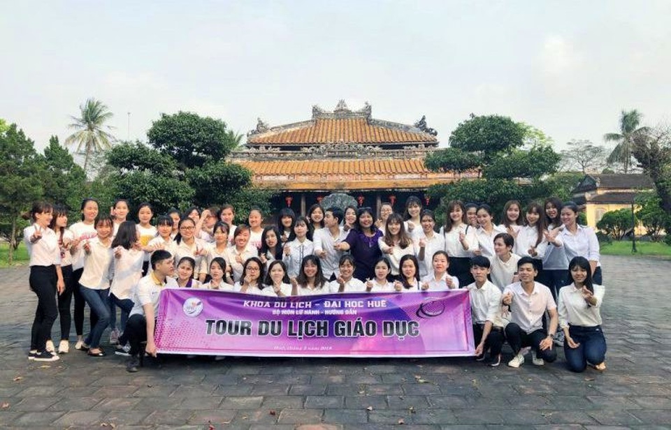 Ra mắt nhiều tour du lịch mới lạ của Khoa Du lịch – Đại học Huế - 5 Tour du lịch giáo dục trải nghiệm tại Trường Quốc Tử Giám còn lại duy nhất ở Huế