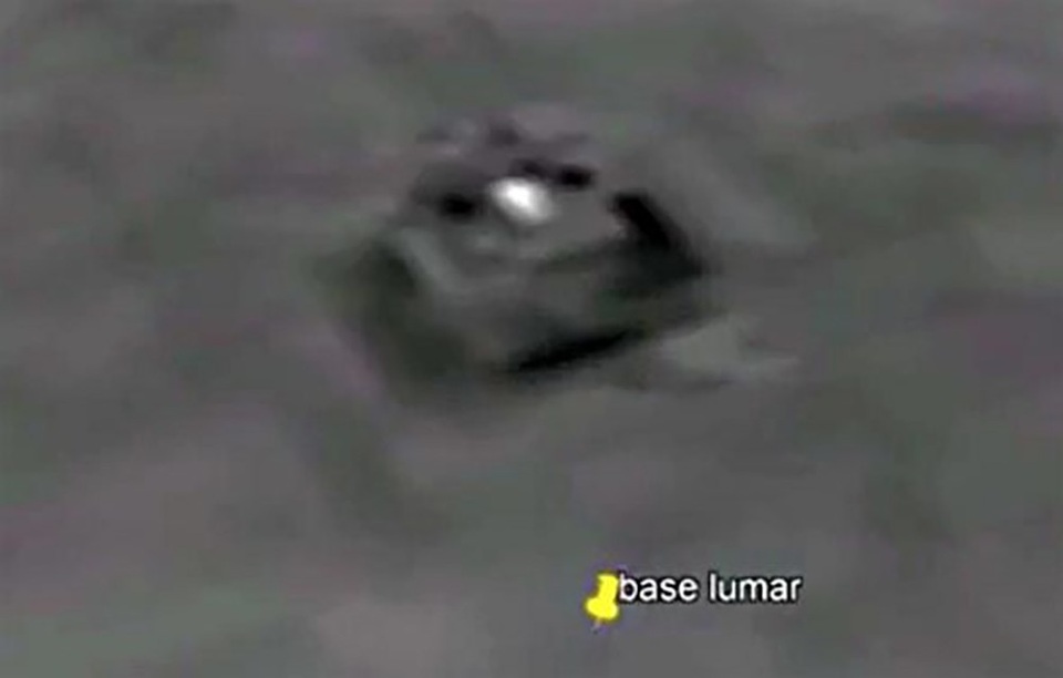Người ngoài hành tinh đã xây dựng căn cứ trên mặt trăng? - 2 Hình ảnh các “thợ săn” UFO cho rằng là kiến trúc nhân tạo trên mặt trăng.