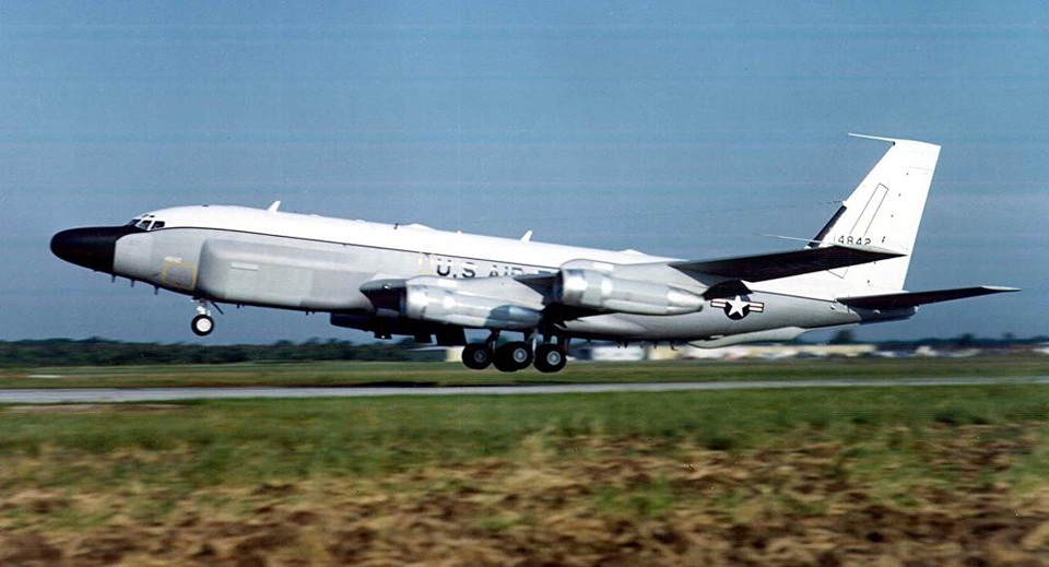 Mỹ bị nghi điều máy bay không người lái do thám S-300 ở Syria - 1 Máy bay RC-135V của Mỹ. (Ảnh: AFP)
