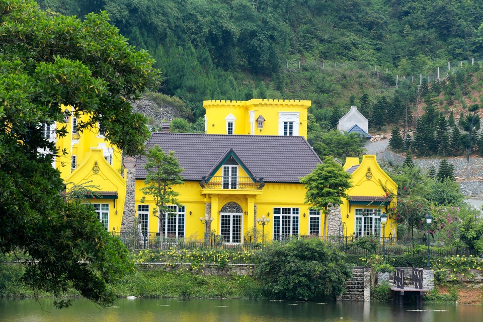 Biệt thự nguy nga lẩn khuất quanh rừng phòng hộ Sóc Sơn - 10 Biệt thự nguy nga lẩn khuất quanh rừng phòng hộ Sóc Sơn - 10
