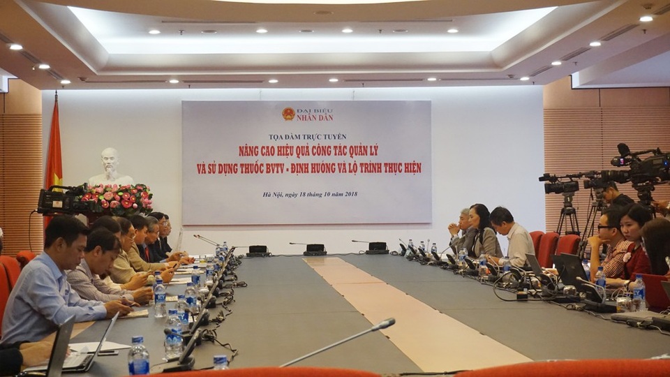 Phải coi thuốc bảo vệ thực vật là hàng hóa đặc biệt, kiểm soát chặt chẽ - 1 Quang cảnh cuộc Tọa đàm...