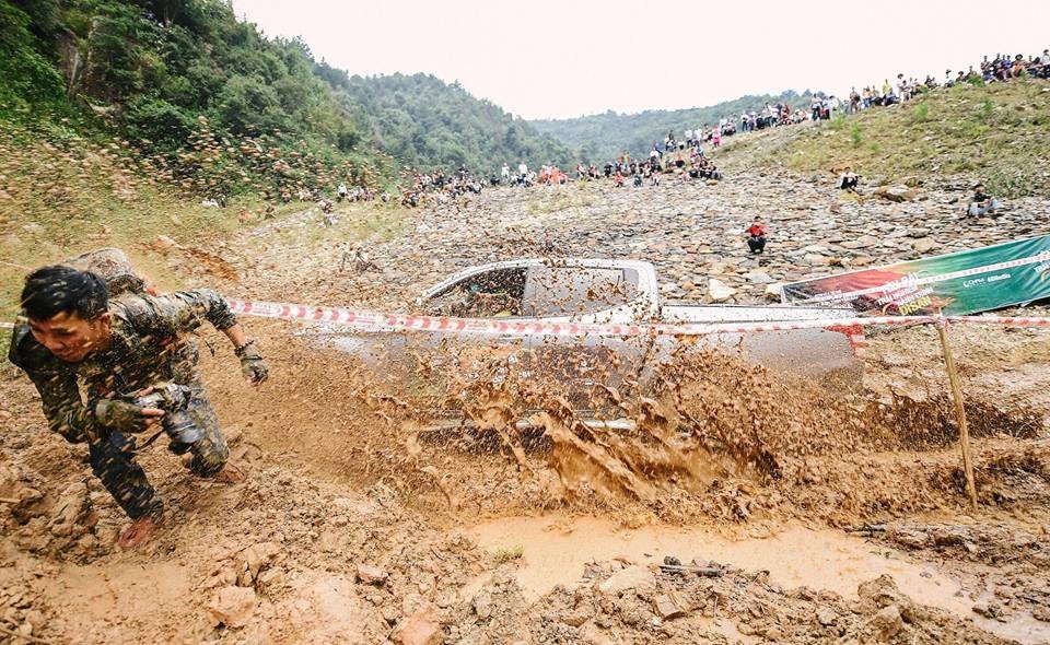 Đã mắt xem trình diễn xe địa hình ở Yên Bái - 3 Đã mắt xem trình diễn xe địa hình ở Yên Bái - 3