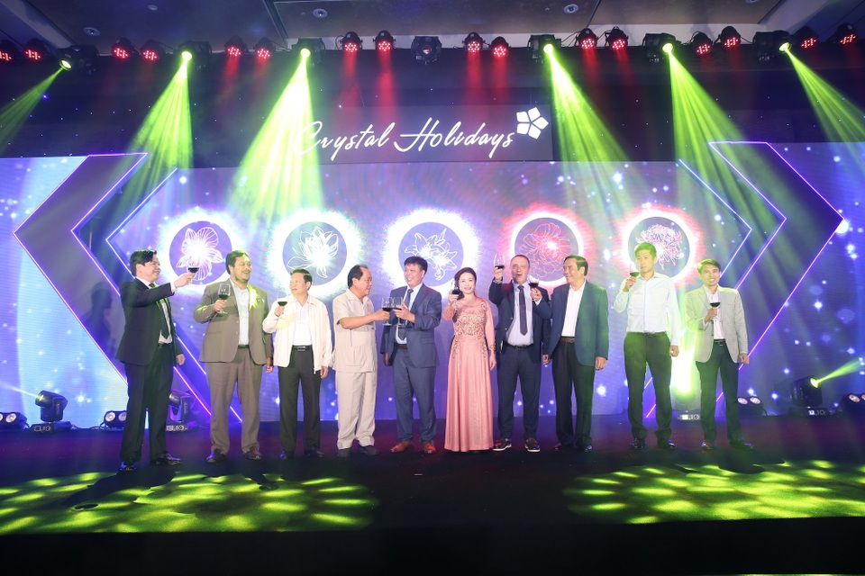 Trở nên thời thượng với Thẻ kỳ nghỉ Crystal Holidays - 1