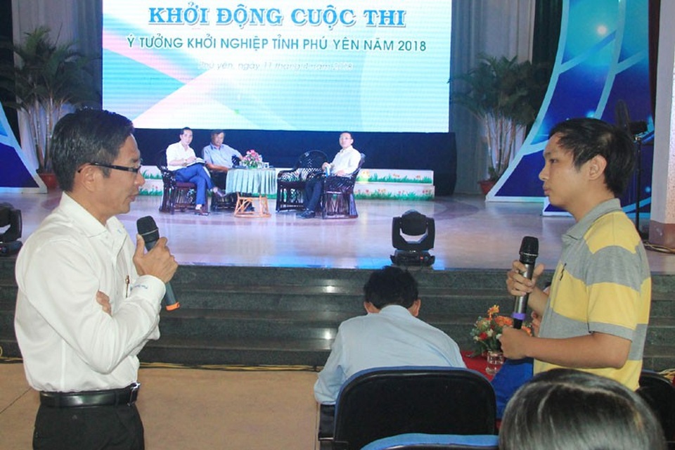 Ông Nguyễn Xuân Châu – Tổng giám đốc Công ty TNHH MTV Việt Long Phú Yên chia sẻ tại cuộc thi Ý tưởng khởi nghiệp Phú Yên năm 2018