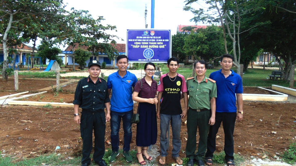 Khánh thành công trình Thắp sáng đường quê tại xã An Xuân, huyện Tuy An, Phú Yên do Công ty TNHH MTV Việt Long Phú Yên tài trợ