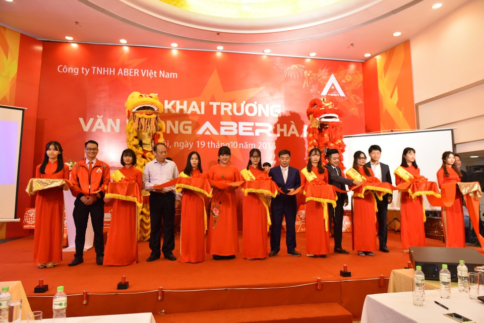 Thêm một ứng dụng gọi xe ưu việt do người Việt sáng lập - 1 ABER chính thức khai trương Văn phòng chi nhánh ABER Hà Nội làm tiền đề mở rộng thị trường ra khắp cả nước.