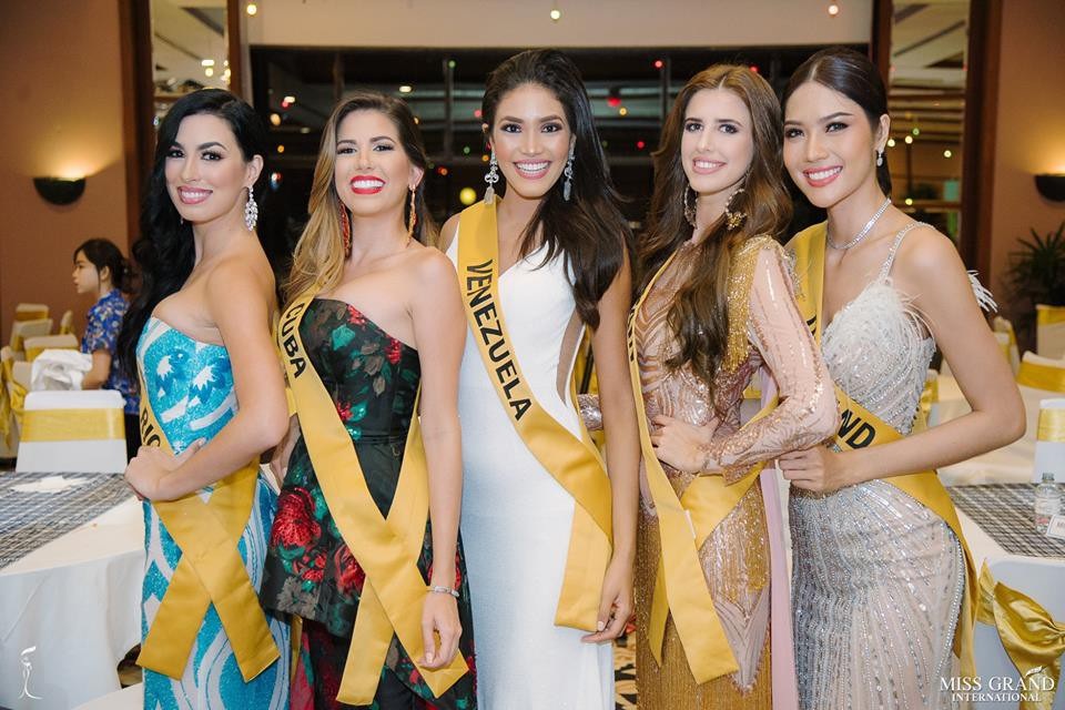 Bùi Phương Nga “đọ” sắc cùng dàn mỹ nhân của Hoa hậu Hòa bình thế giới 2018 - 7 Bùi Phương Nga “đọ” sắc cùng dàn mỹ nhân của Hoa hậu Hòa bình thế giới 2018 - 7