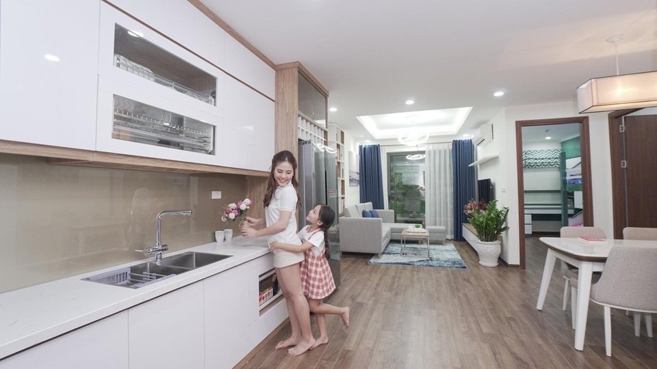 Chọn Thăng Long Capital: Món quà tuyệt vời cho người phụ nữ yêu thương - 1 Đó là tâm sự của hai người đàn ông, nhưng có lẽ cũng là của rất nhiều người đàn ông khác, khi hàng ngày họ vẫn thấy những ước mơ thường trực trong những người phụ nữ bên cạnh mình.