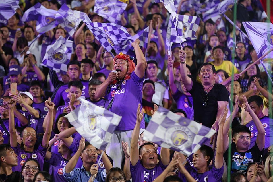 CLB Hà Nội ăn mừng đầy cảm xúc trong ngày nâng cúp vô địch V-League - 16 CLB Hà Nội ăn mừng đầy cảm xúc trong ngày nâng cúp vô địch V-League - 16