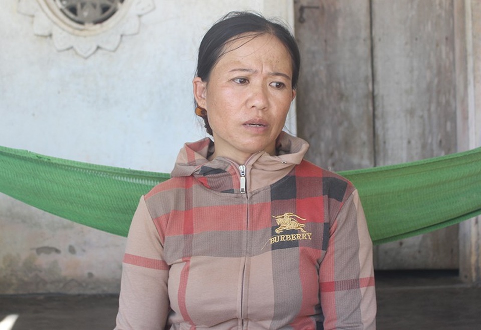 Nghi án tài xế cố tình cán chết nam sinh: Người nhà nạn nhân nói gì? - 4 Đã hơn 2 năm trôi qua, nỗi đau mất mát đứa con vì sự tàn nhẫn của tài xế vẫn hiện hữu trên khuôn mặt chị Hường.