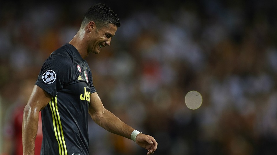 Không có C.Ronaldo, Juventus vẫn “làm gỏi” những “Cậu bé”? - 2 
C.Ronaldo nghỉ thi đấu 1 trận vì án treo giò