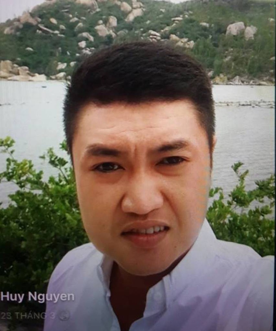 15 ngày theo dấu băng cướp đâm vợ chồng chủ cửa hàng gỗ - 2 Công an kêu gọi nghi can Nguyễn Công Huy ra đầu thú