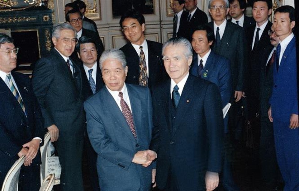 Những hoạt động nổi bật của nguyên Tổng Bí thư Đỗ Mười - 13
Thủ tướng Nhật Bản Tomiichi Murayama và Tổng Bí thư Đỗ Mười trong khuôn khổ chuyến thăm chính thức Nhật Bản từ 18-19/4/1995. Ảnh: Xuân Lâm - TTXVN