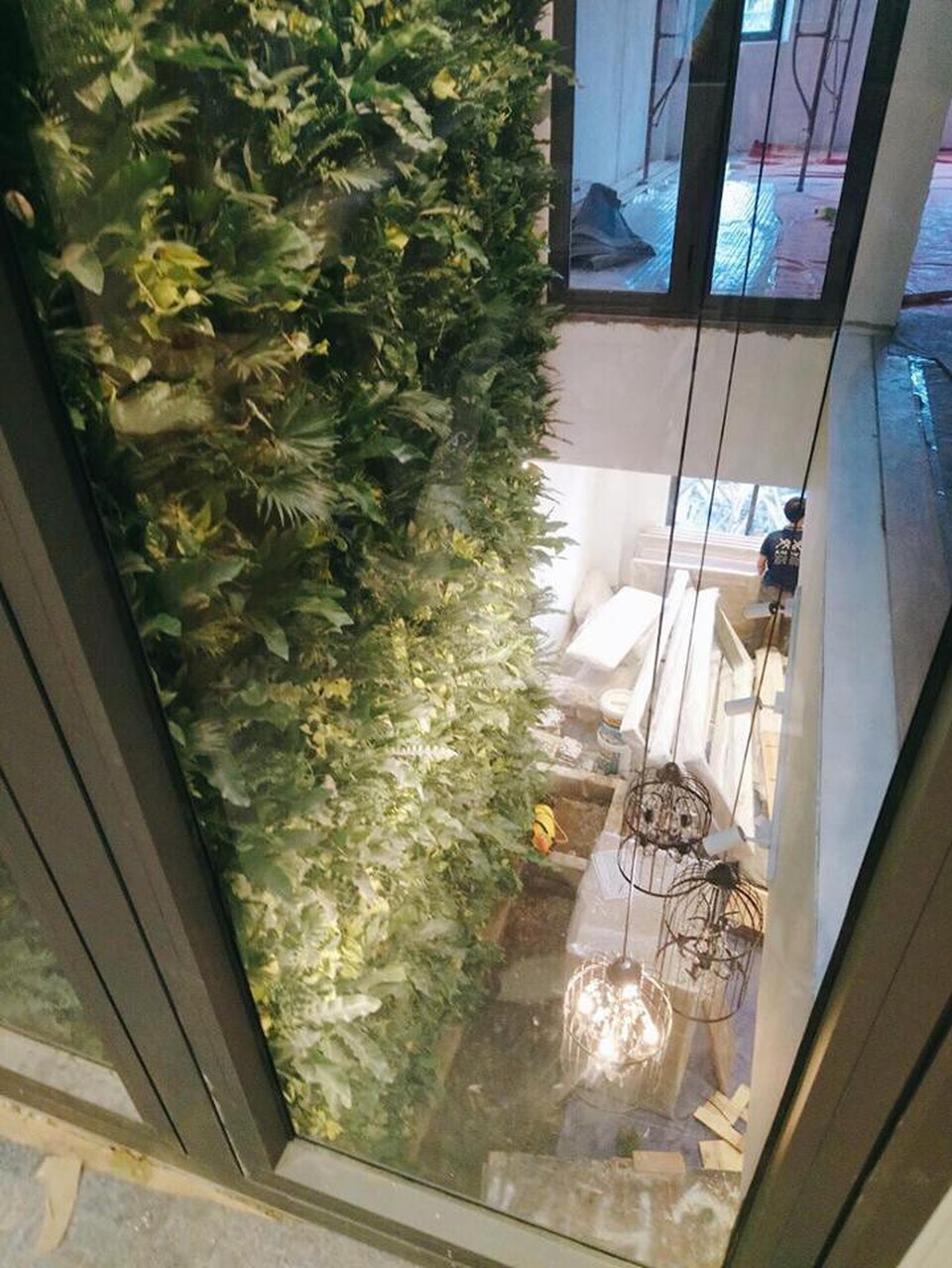 Hương Tràm tặng bố mẹ món quà đặc biệt sau quãng thời gian "Nam tiến" - 2 Căn nhà mới của Hương Tràm được trang trí khá cầu kỳ, đặc biệt nổi bật là các mảng xanh