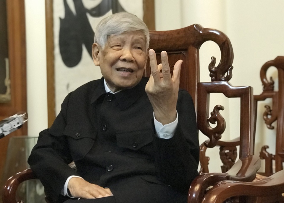 Nguyên Tổng Bí thư Lê Khả Phiêu nói về “anh Mười” cố vấn - 1 Nguyên Tổng Bí thư Lê Khả Phiêu: Tôi chưa từng có can thiệp gì vào công việc chính sự sau khi nghỉ công tác, anh Mười cũng không.
