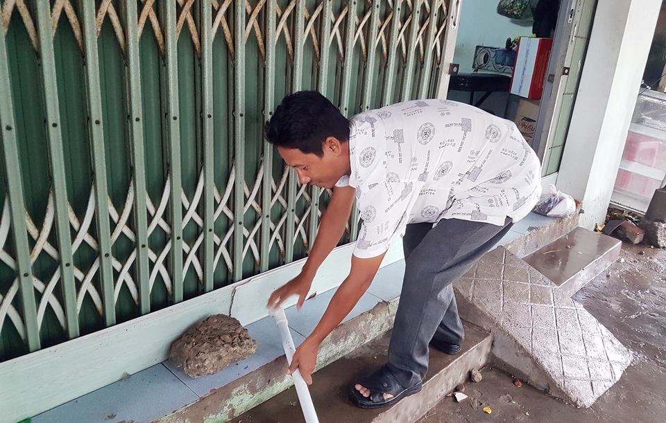 Đã đầu tư làm cống chống ngập nhưng cứ mưa là người dân phải bơi trên phố! - Ảnh 3. Đã đầu tư làm cống chống ngập nhưng cứ mưa là người dân phải bơi trên phố! - Ảnh 3.