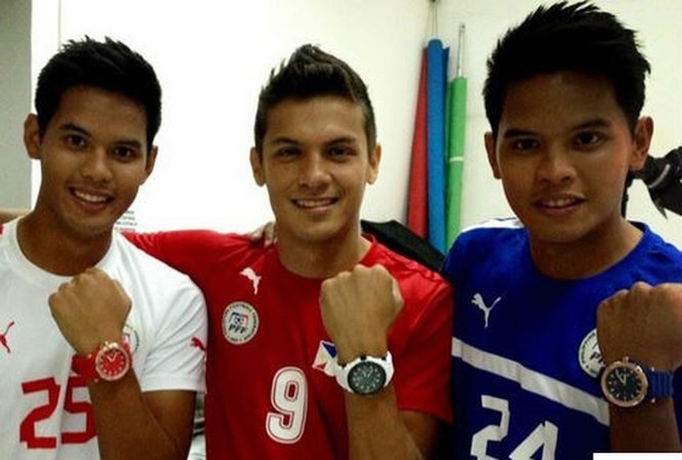 Đội tuyển Philippines triệu tập hai cầu thủ song sinh dự AFF Cup 2018 - 1
Đội tuyển Philippines triệu tập anh em nhà Angeles, Marvin Janwer (trái) và Marwin Janver (phải)