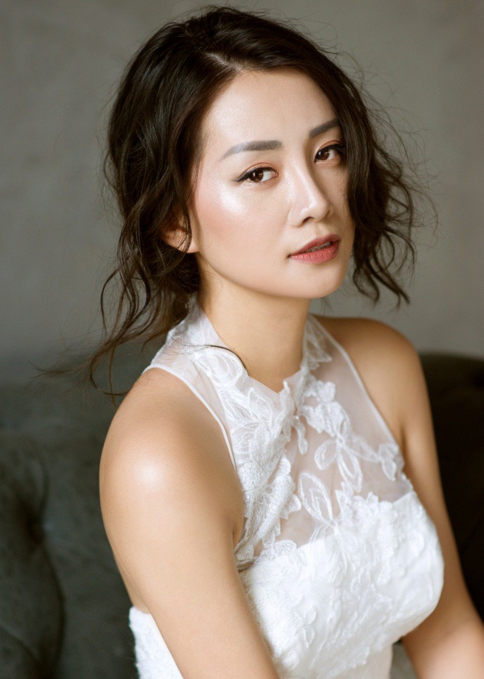 Kể từ khi kết thúc vai trò MC cho cuộc thi Thần tượng Bolero 2018, Quỳnh Chi khá im ắng trong các hoạt động. Người đẹp sinh năm 1986 cho biết, cô vẫn dẫn dắt các chương trình truyền hình ở Hà Nội, chạy show event và đang lên kế hoạch cho một talkshow truyền cảm hứng vào cuối năm nay.