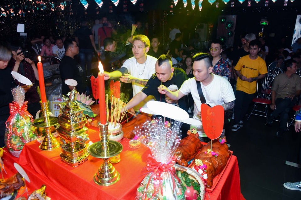 Wang Trần hội ngộ cùng đồng nghiệp - 2 Wang Trần hội ngộ cùng đồng nghiệp - 2