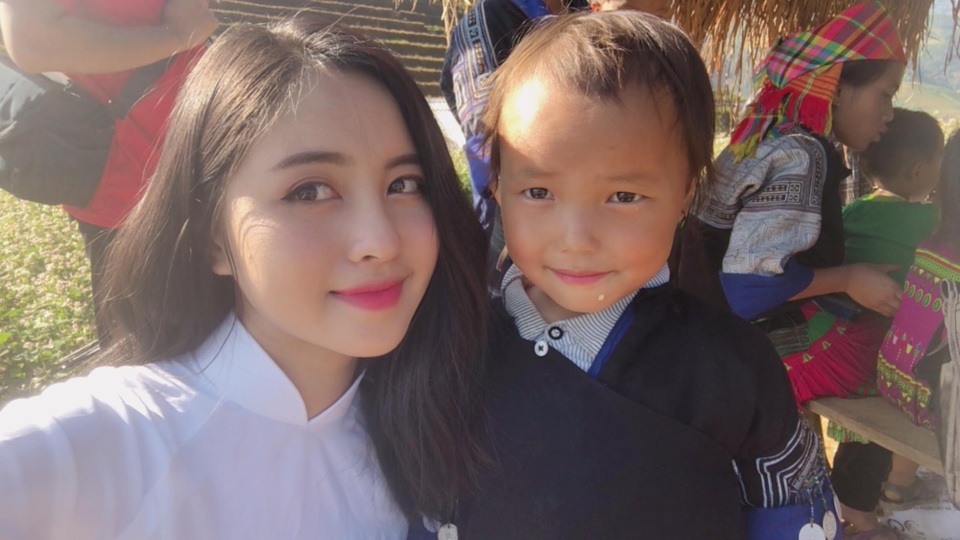 Thiếu nữ xinh đẹp mặc đồ dân tộc Thái ở Mù Cang Chải được tìm kiếm rần rần - 6 Trần Thu Trang sinh năm 2000, sinh ra tại Yên Bái.